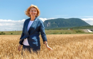 Поздравляем министра сельского хозяйства Российской Федерации Оксану Николаевну Лут с днём рождения!