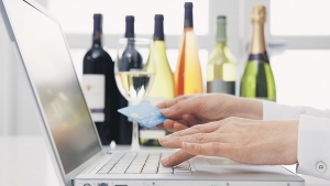 Минфин предложил разрешить онлайн-продажу алкоголя с 2020 года